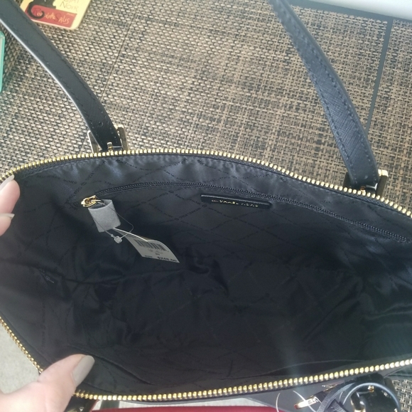Michael Kors satchel - Picture 2 of 14